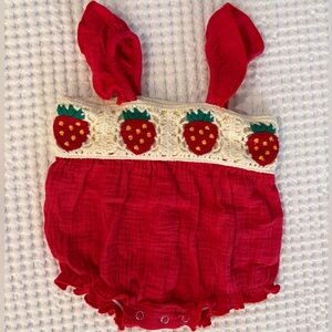 Tullabee Sawyer Strawberry Crochet Bubble Romper: 0-3 months